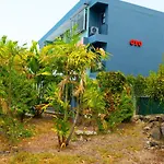 Oyo 89603 Treeline Urban Inn