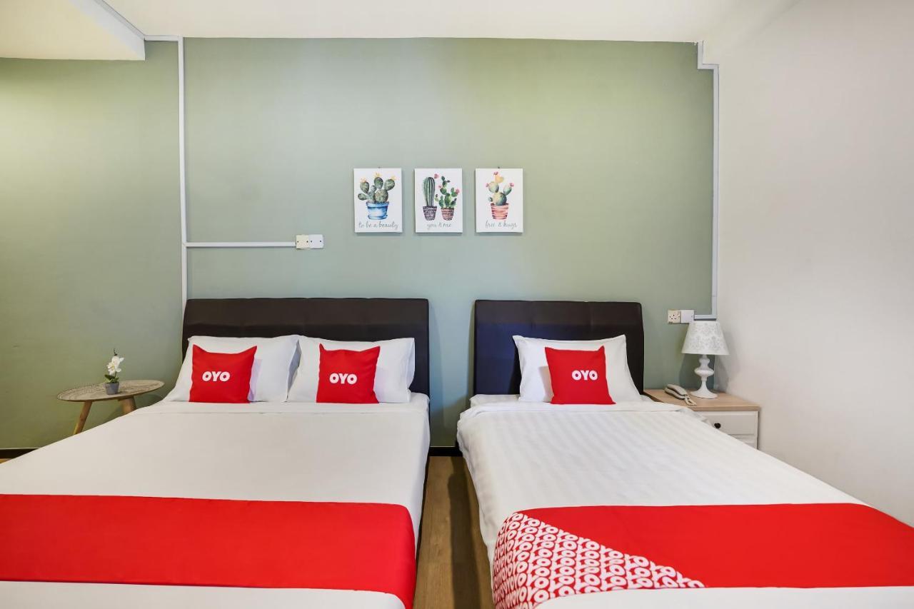 Oyo 89603 Treeline Urban 2*
