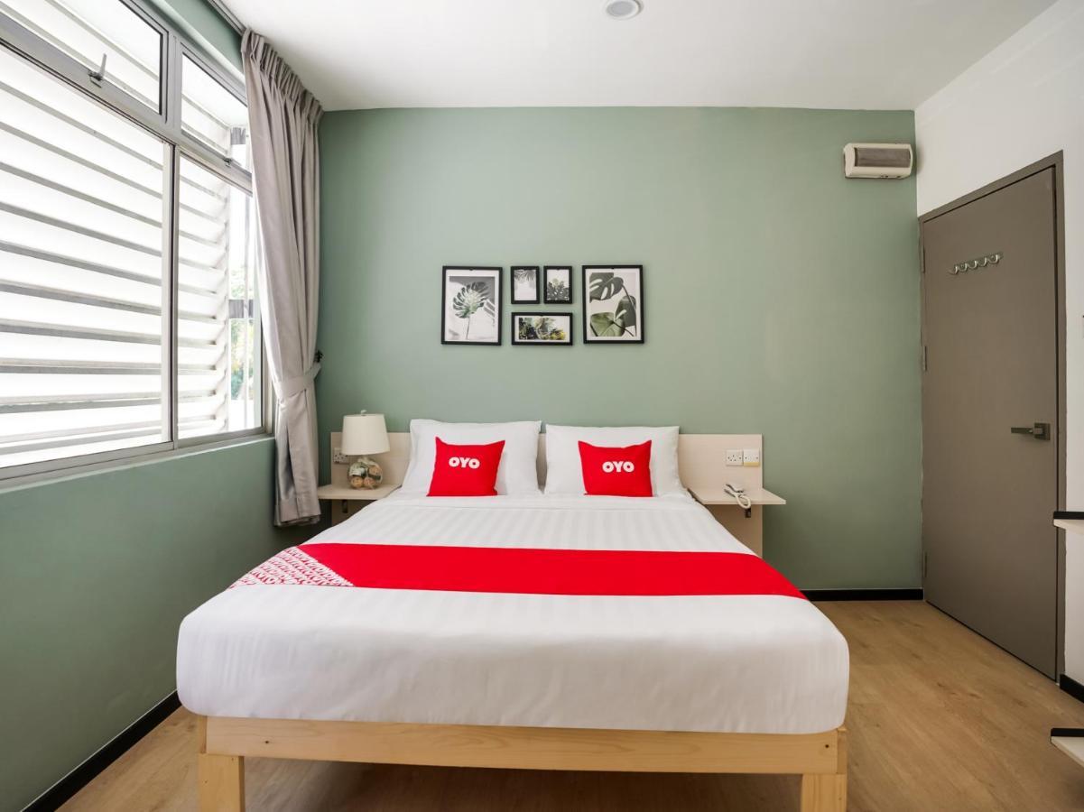 Oyo 89603 Treeline Urban Hotel